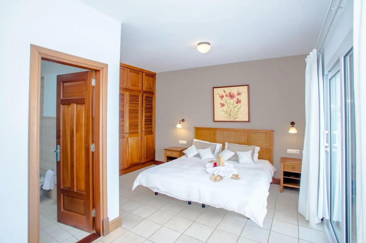 The Lookout Villa Puerto Calero Spanien
